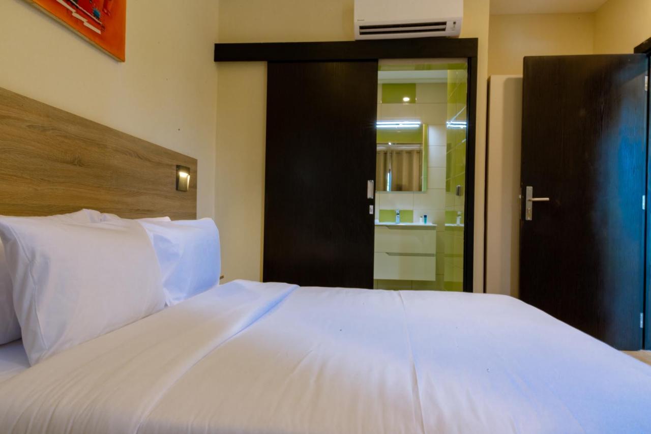 Silver Moon Hotel Abidjan Exterior photo